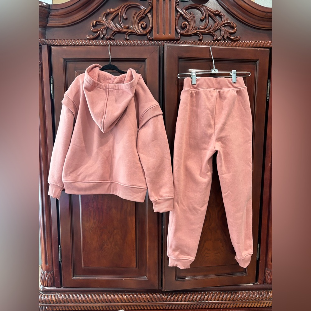 DKNY Kids Coral Sweatpants & Hoodie Set - Picture 5 of 10